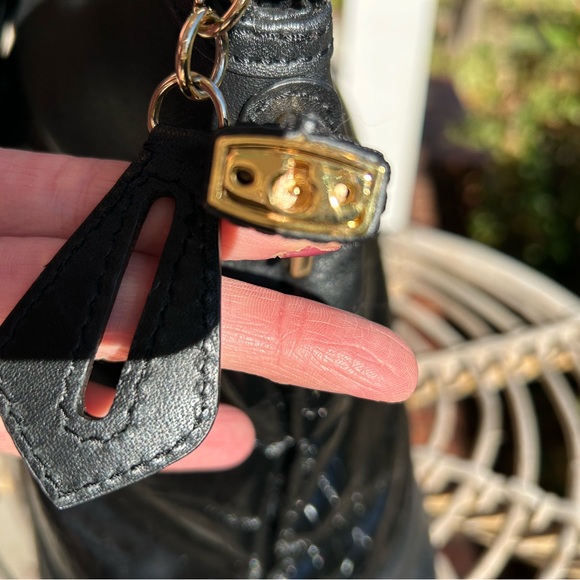 NWT🌷Ann Taylor Vintage bag w/ lock and key! - Picture 9 of 11